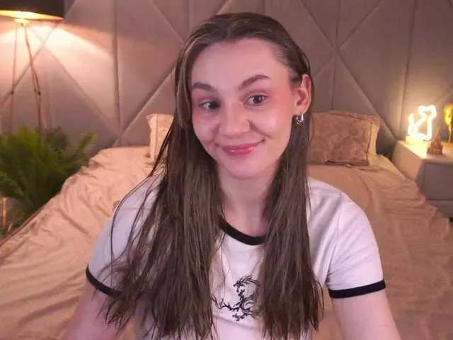 BongaCams DiamondGoldie is Freechat DiamondGoldie — Sometimes I want to be bossed around, sometimes I just want to be pampered and slowly made to tremble... And who will you be for me today - a strict teacher or a generous daddy?