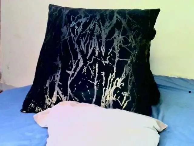 Offline dreamyher on BongaCams