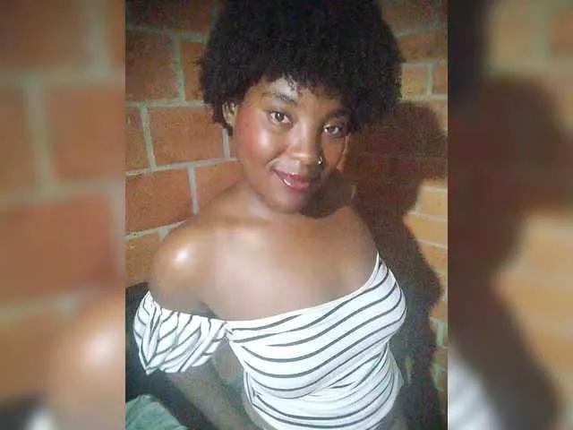 Offline EmiliAddams on BongaCams