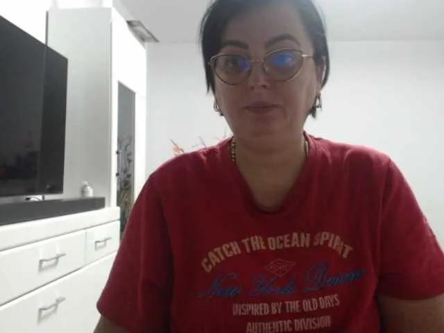 Offline Emyllywhite on BongaCams