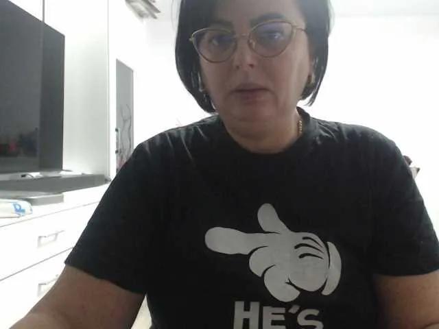 Offline Emyllywhite on BongaCams