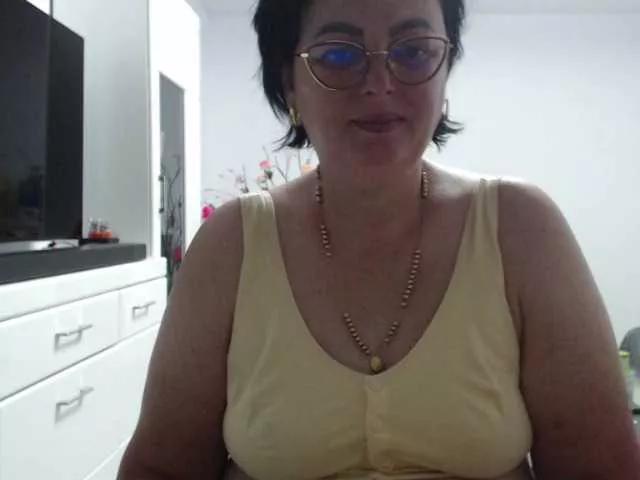 Offline Emyllywhite on BongaCams
