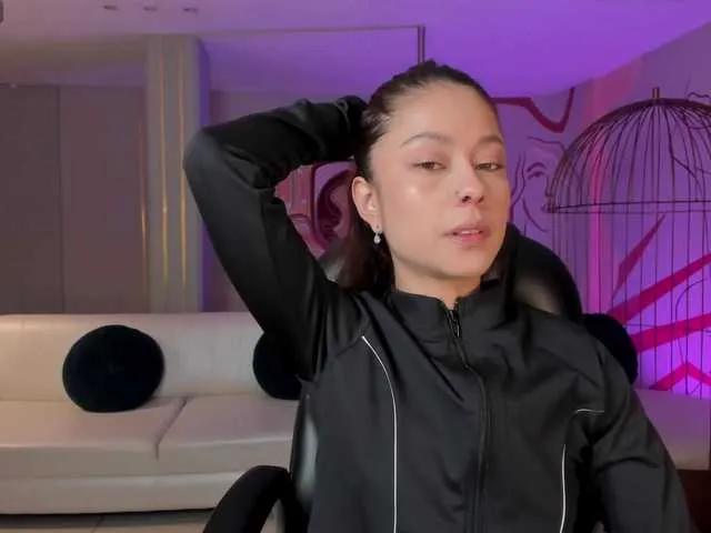 Offline ErikaBenz on BongaCams