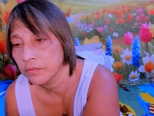 indianroxy on BongaCams