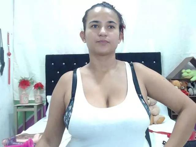 Offline isabellegree on BongaCams