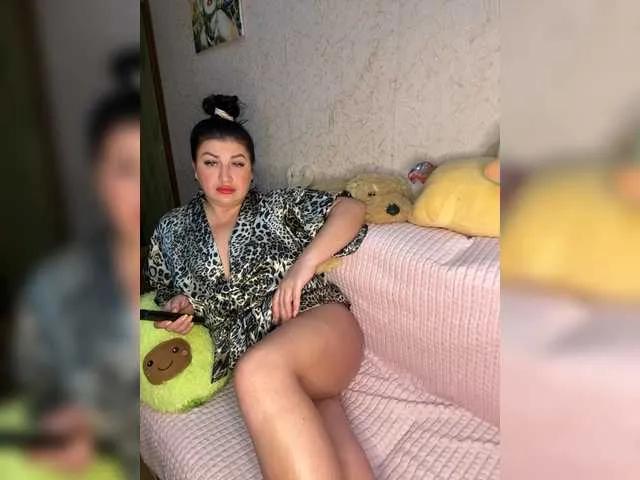 Ju--lia on BongaCams