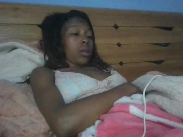 Freechat karamel-sexy on BongaCams