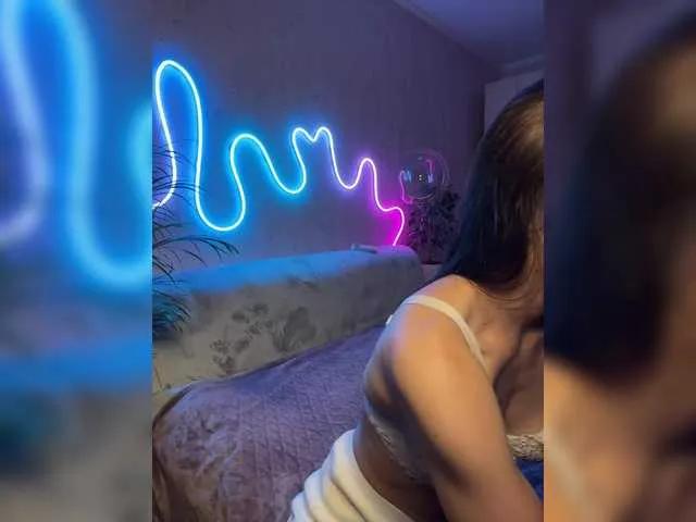 Klubnika13 — Freechat on BongaCams