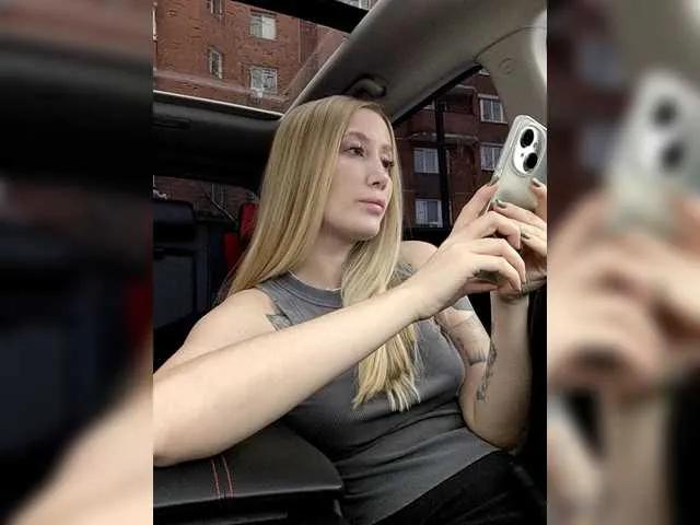 Freechat lana-lana03 on BongaCams