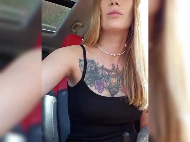 Freechat lana-lana03 on BongaCams