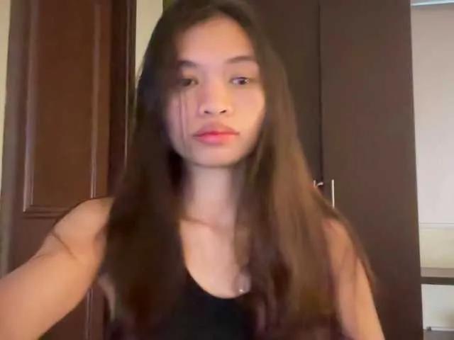 Offline Laylac on BongaCams