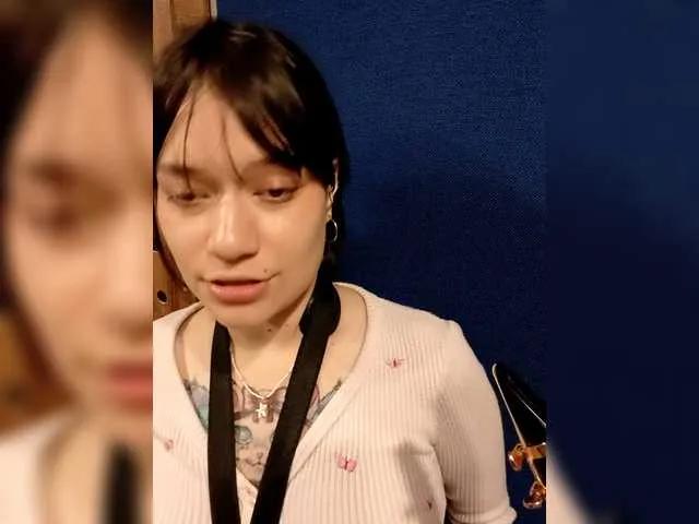 Offline LeeZoldyck on BongaCams