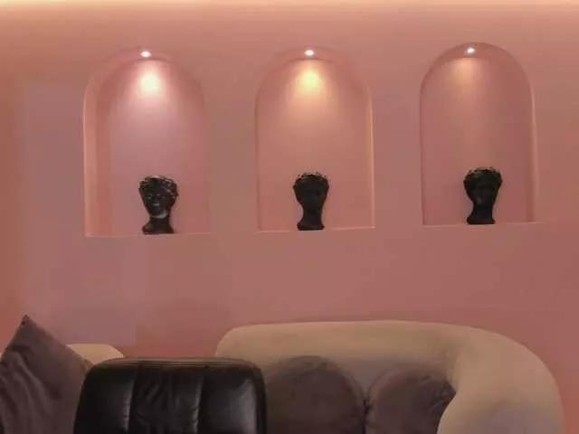 LelaWest on BongaCams 