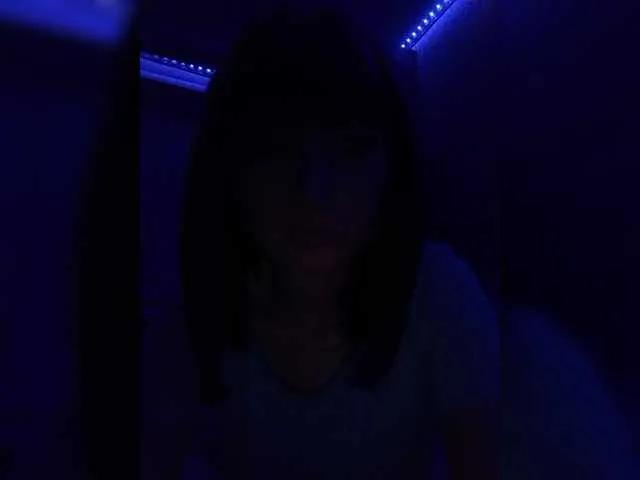 Offline Lena-33 on BongaCams