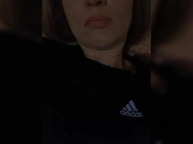 Offline Lena-33 on BongaCams