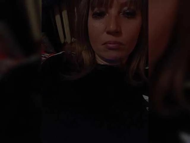 Offline Lena-33 on BongaCams