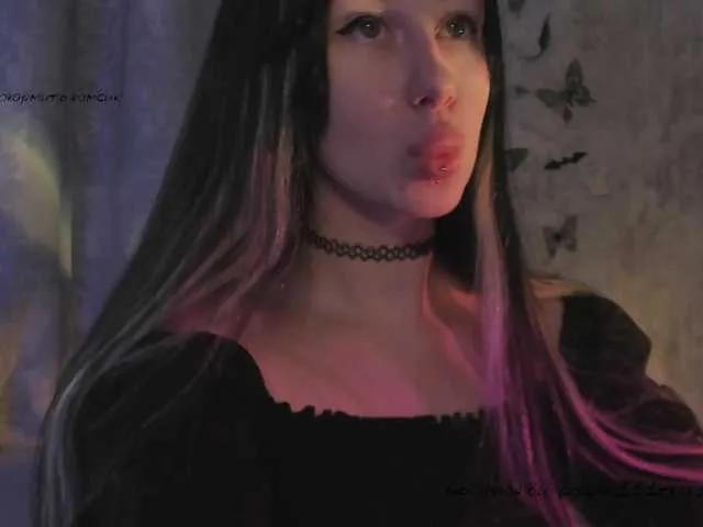 Offline lenaaddiction on BongaCams
