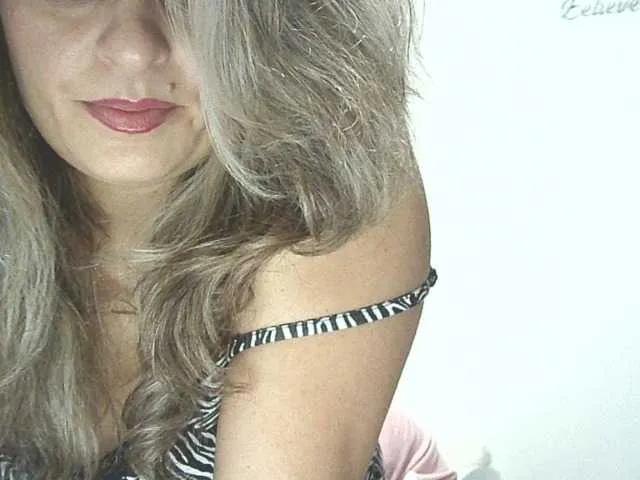 Offline lionessmom on BongaCams