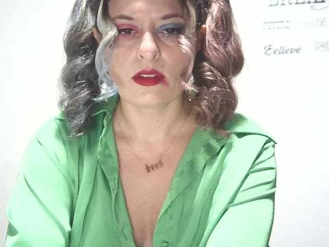 Offline lionessmom on BongaCams