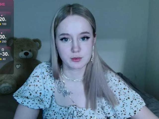 LolaMin on BongaCams