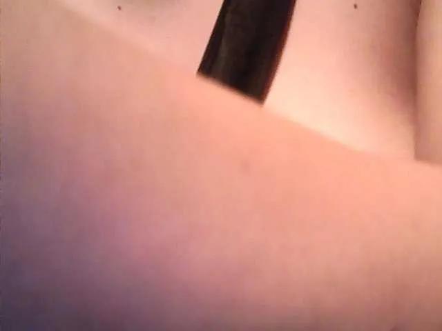 Freechat lovelyshantal on BongaCams