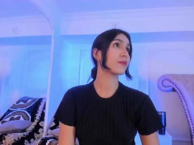 Offline LucianaRoa on BongaCams