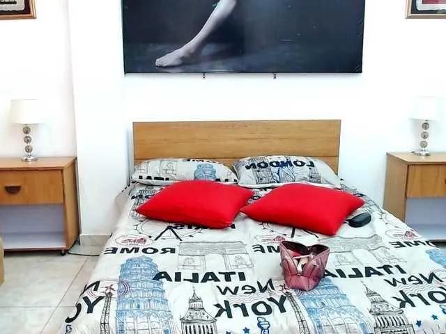 Freechat LunaAndMalory on BongaCams