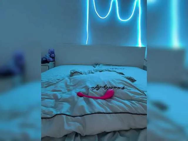 LunaLu13 on BongaCams