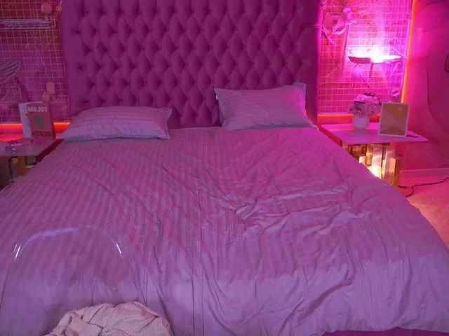 Offline MadissonSoft on BongaCams