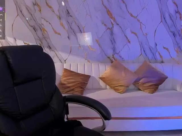 Offline martinnaBonet on BongaCams