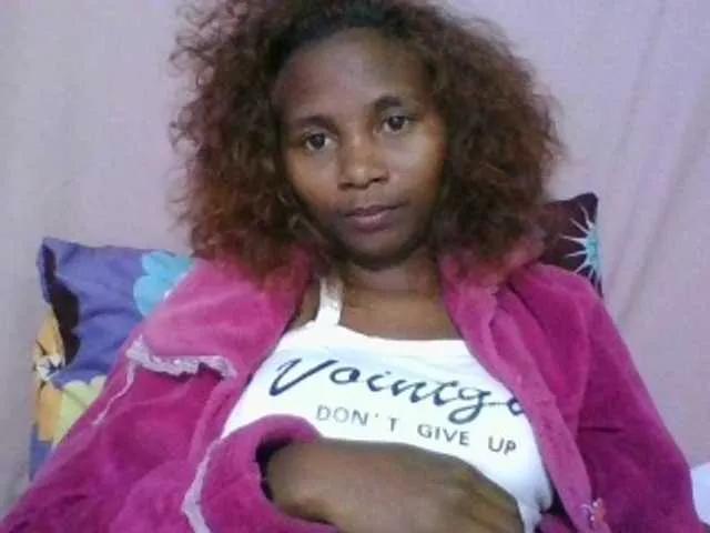 Mayah21a on BongaCams 