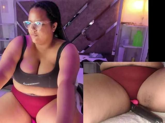 Offline MhiaRey on BongaCams