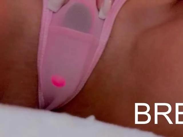 Offline MiamiMur on BongaCams