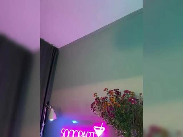 Offline Nataliecroys on BongaCams