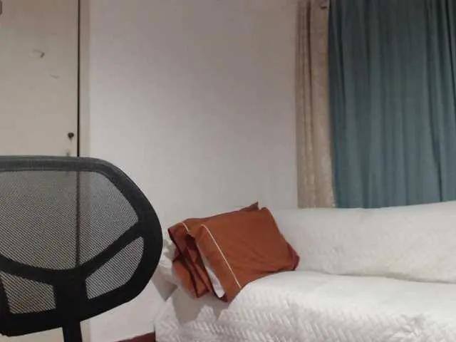 Offline naturalmoommy on BongaCams