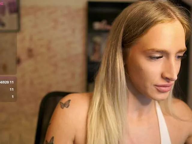 Offline NicoletteShea01 on BongaCams