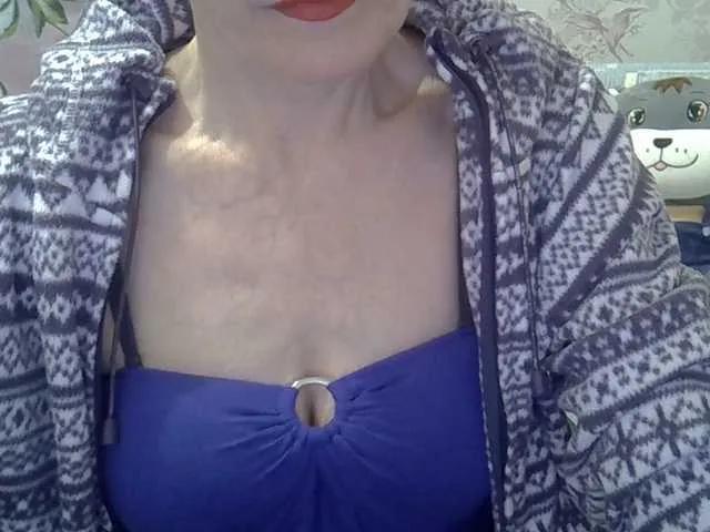 Offline Red-Rose-777 on BongaCams