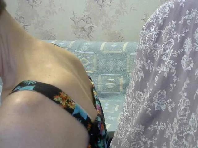 Offline Red-Rose-777 on BongaCams