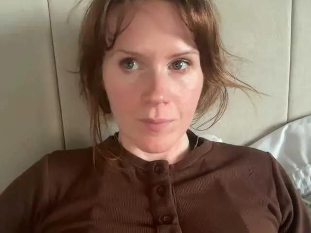 Freechat REDHEADROSIE on BongaCams