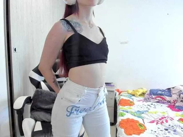 Freechat RevySadashiTrue on BongaCams