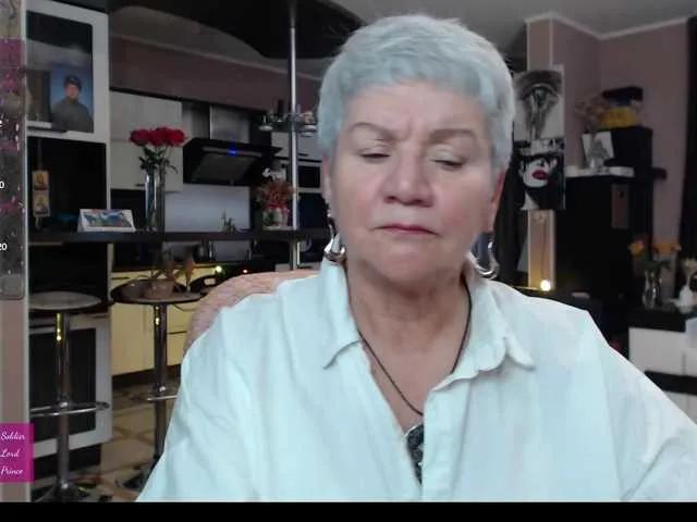 Offline roxana-brooks on BongaCams