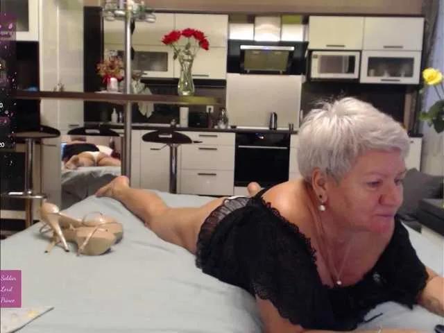 Offline roxana-brooks on BongaCams