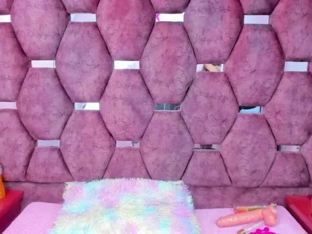 Offline SaraLoveee on BongaCams