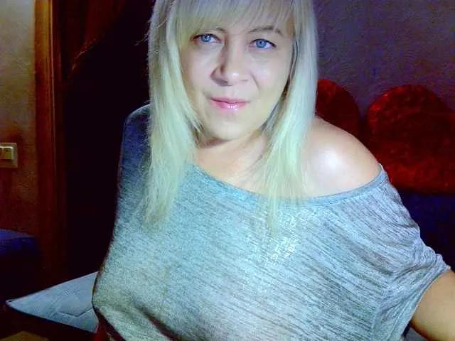 Offline Savan35na on BongaCams