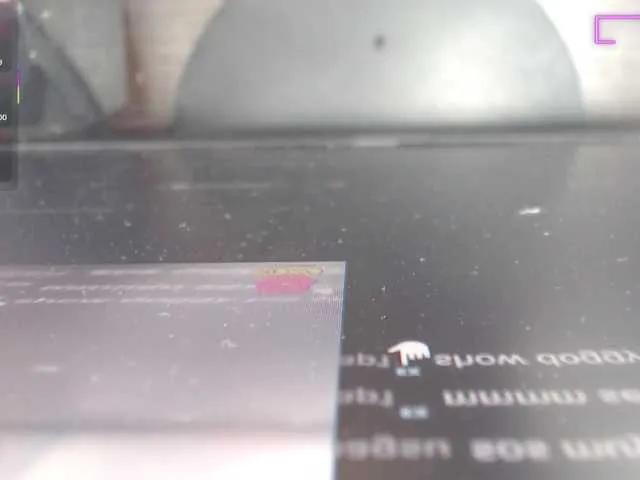 Offline sharon-mom on BongaCams