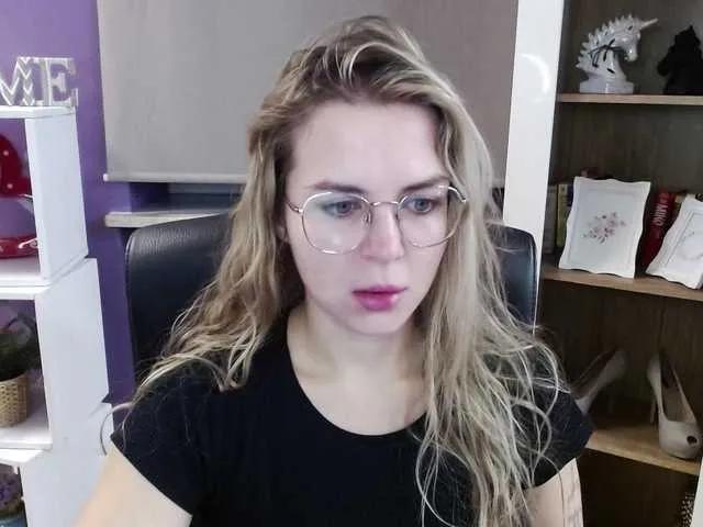 Offline soft-zoey on BongaCams