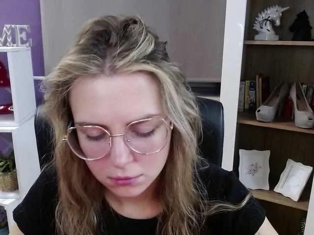 Offline soft-zoey on BongaCams