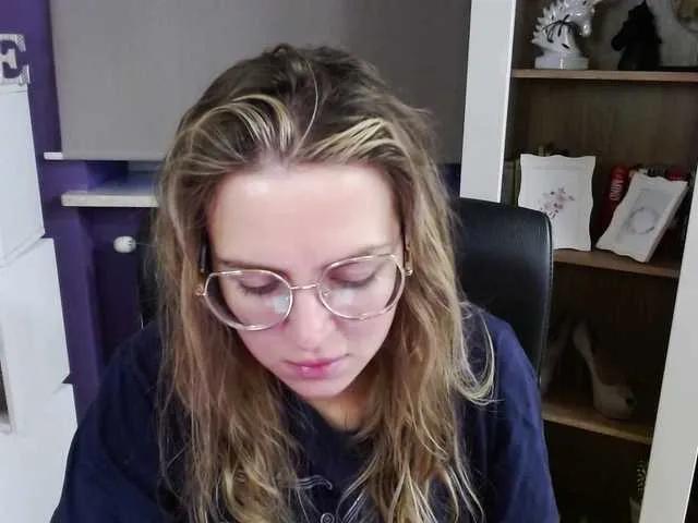 Offline soft-zoey on BongaCams