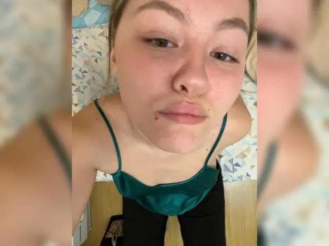 Offline SunshineEmma on BongaCams