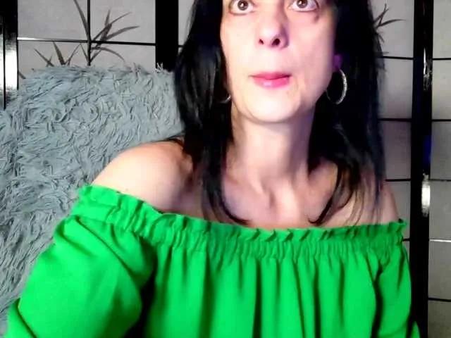 SweetLongLips on BongaCams 